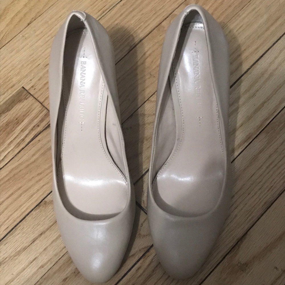 Banana republic women’s shoes